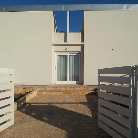 Case Vacanza Viola Di Mare Custonaci Room photo